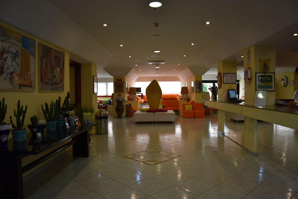 Marina Club Hotel Baia Domizia Esterno foto