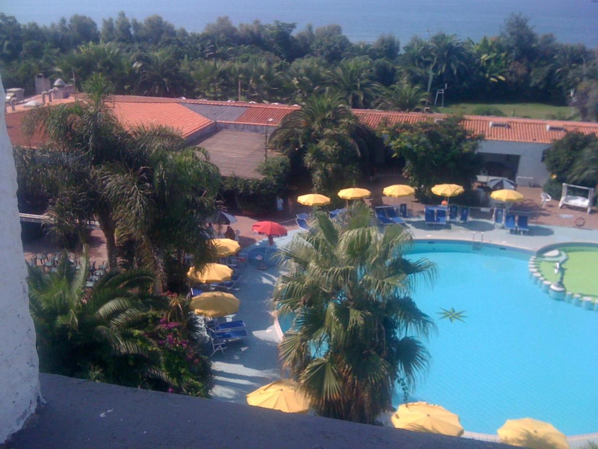 Marina Club Hotel Baia Domizia Esterno foto