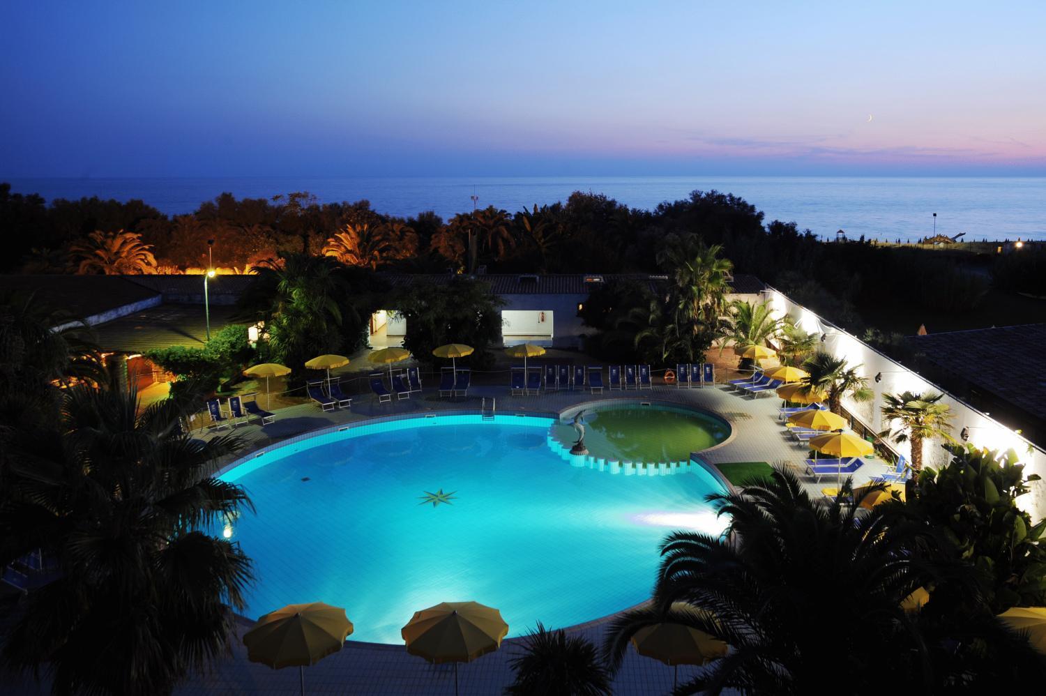 Marina Club Hotel Baia Domizia Esterno foto
