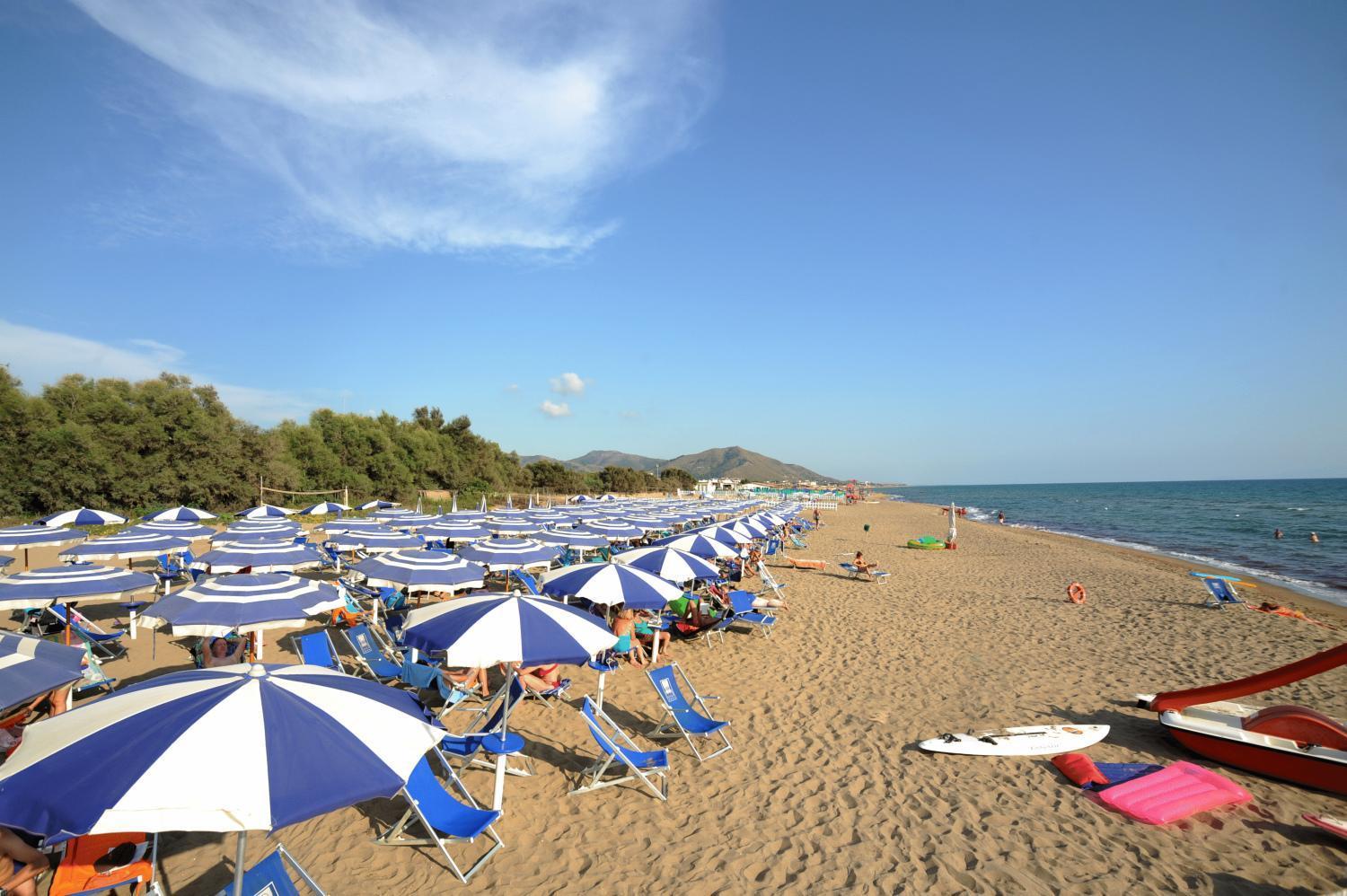 Marina Club Hotel Baia Domizia Esterno foto