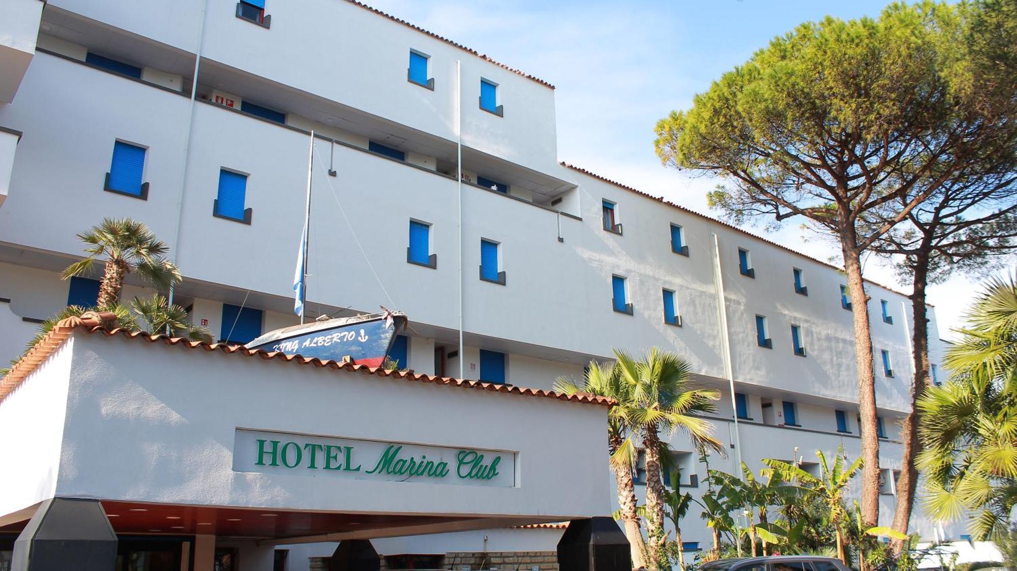 Marina Club Hotel Baia Domizia Esterno foto
