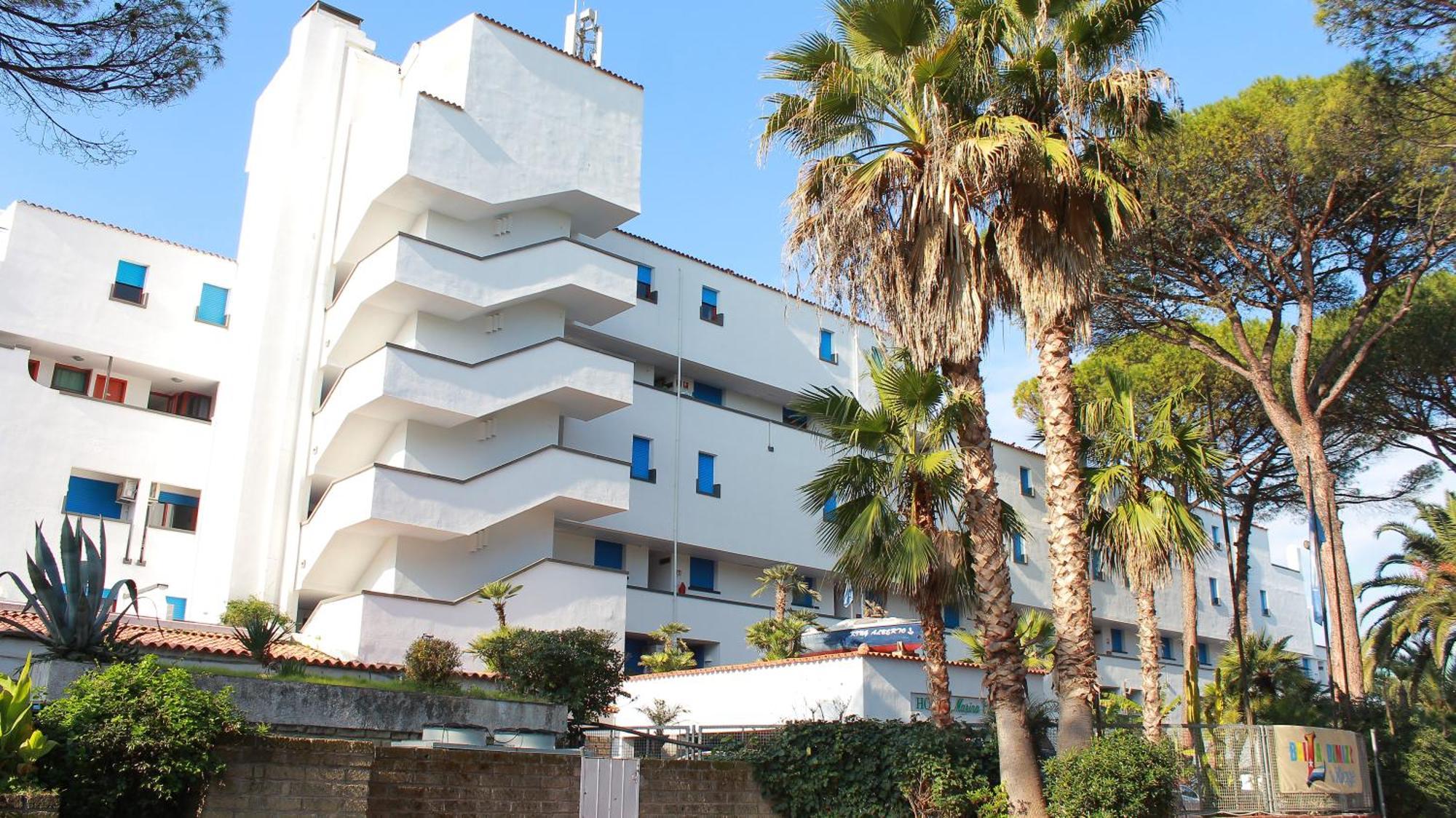 Marina Club Hotel Baia Domizia Esterno foto