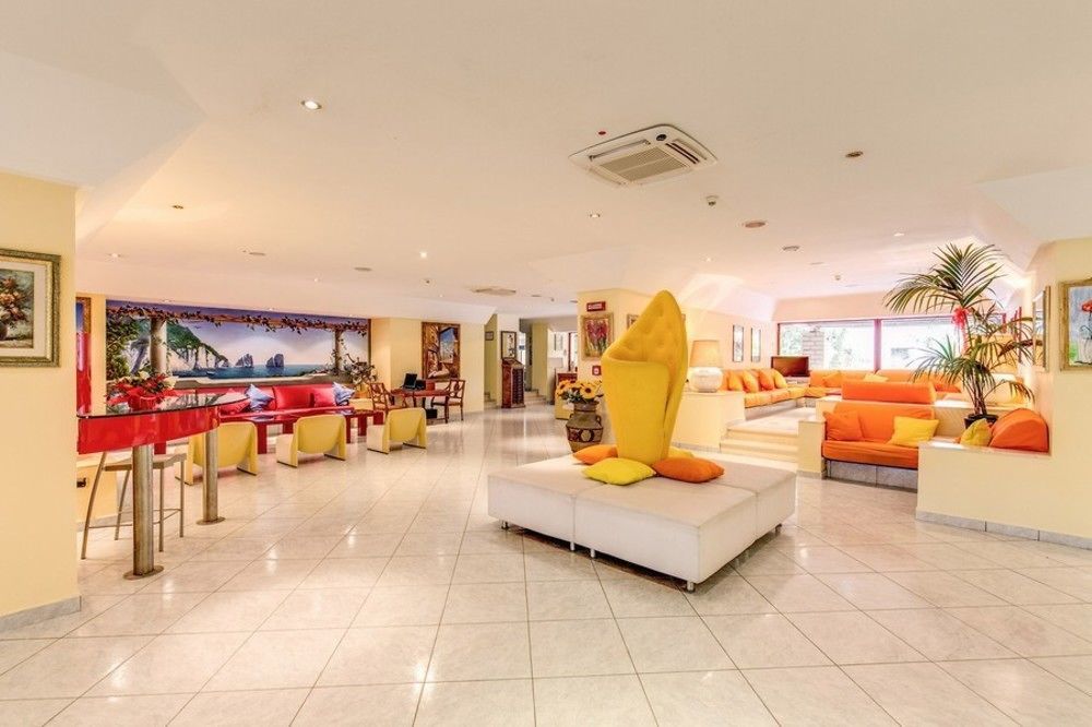 Marina Club Hotel Baia Domizia Esterno foto