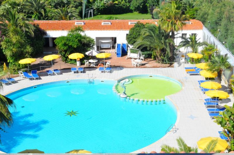Marina Club Hotel Baia Domizia Esterno foto