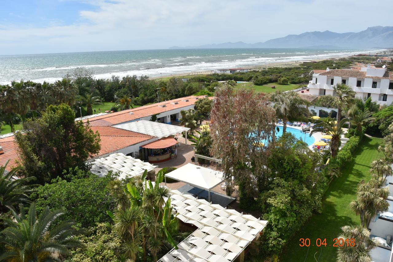 Marina Club Hotel Baia Domizia Esterno foto