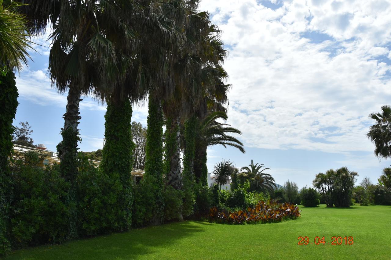 Marina Club Hotel Baia Domizia Esterno foto